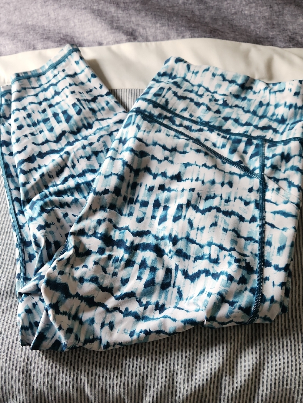 Gap XL Blue Tie-Dye Pattern Leggings